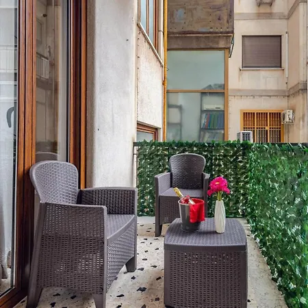 Apartment Lascaris 11 *