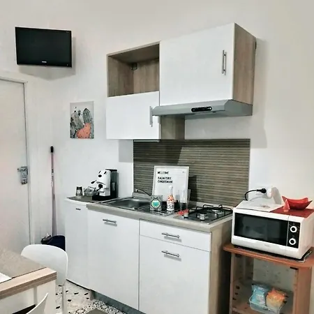 Lascaris 11 * Palermo
