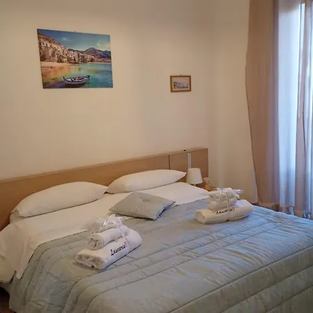 Lascaris 11 * Palermo