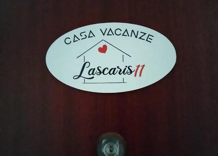 Lascaris 11 *